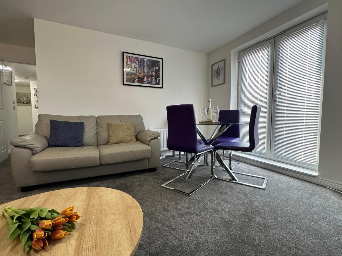 Superb 2 Bedroomed * Great Oakley (Northamptonshire)